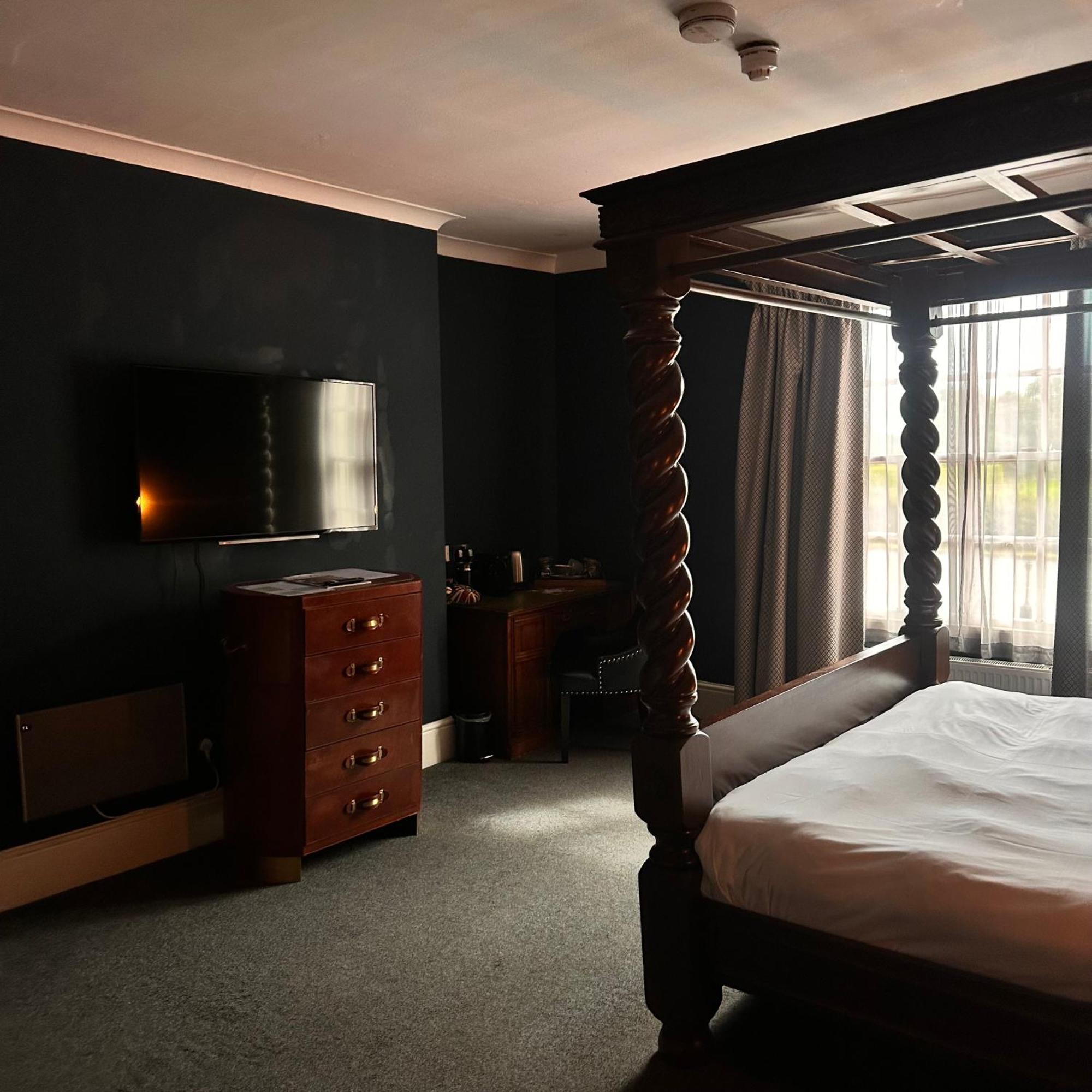 The Vicarage Hotel โฮล์มส์ แชเปิล ภายนอก รูปภาพ