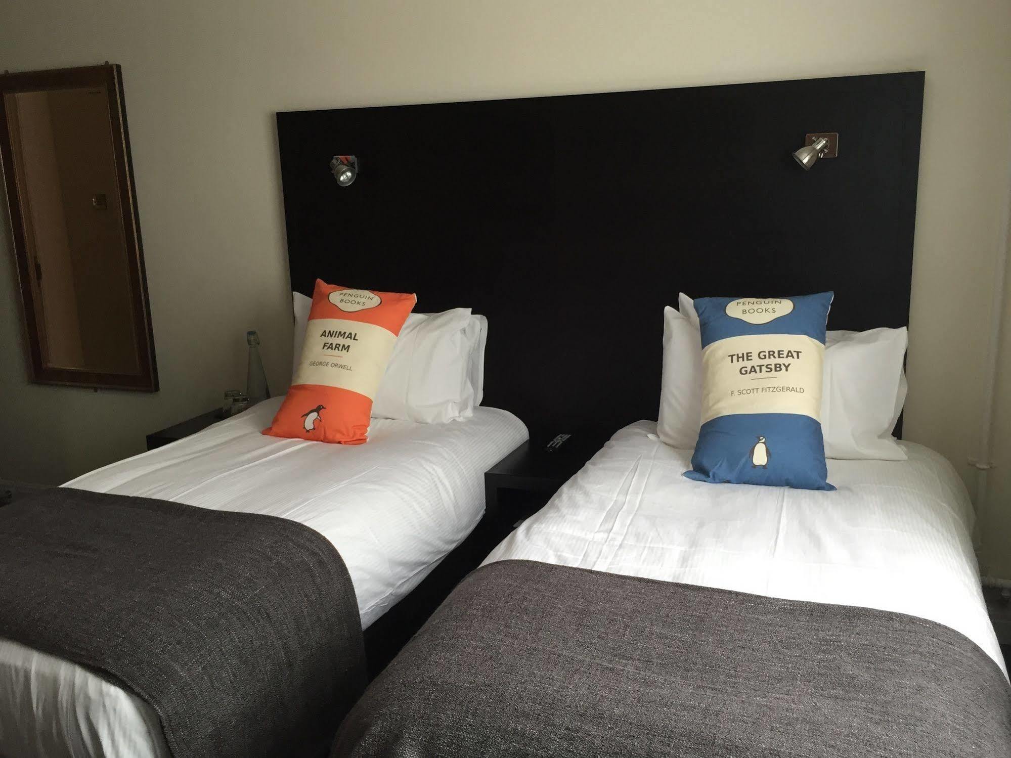 The Vicarage Hotel โฮล์มส์ แชเปิล ภายนอก รูปภาพ